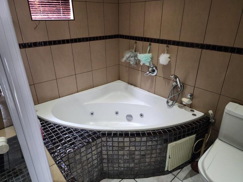 4 Bedroom Property for Sale in Sasolburg Ext 4 Free State